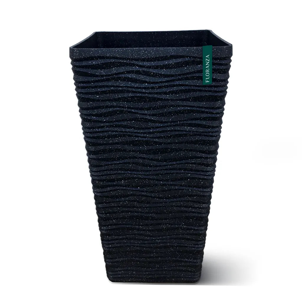 Plastic cubic planter